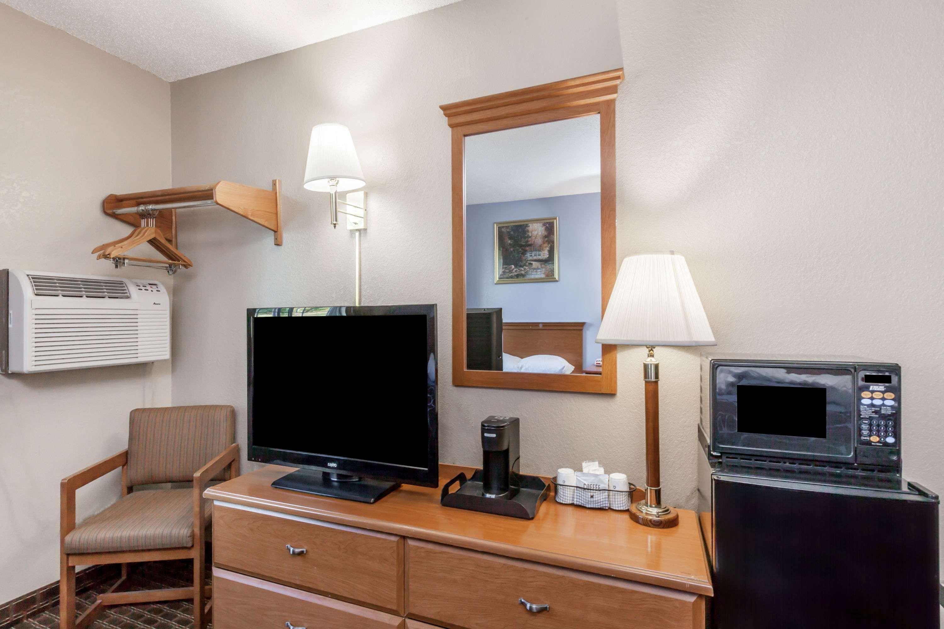 ซูเปอร์ 8 บาย วินด์แฮม จอห์นส์ทาวน์ Hotel Johnstown ภายนอก รูปภาพ